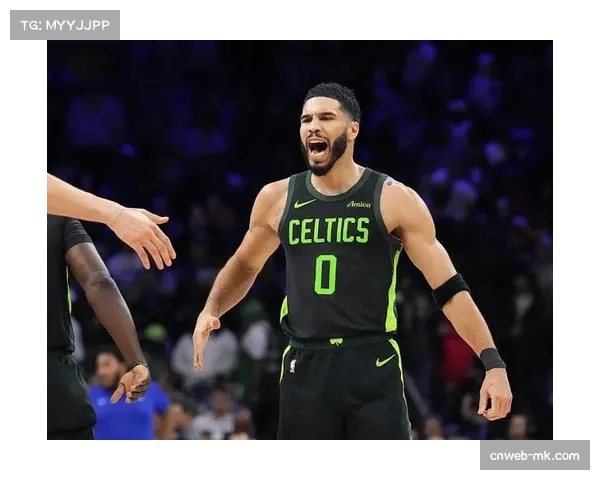 战术复盘:热火联防成功限制塔图姆,但被怀特与霍勒迪三分射穿 战术复盘:热火联防成功限制塔图姆,但被怀特与霍勒迪三分射穿